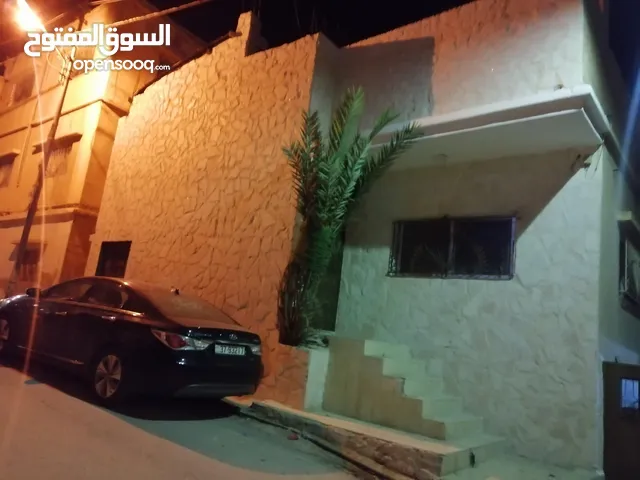 274 m2 4 Bedrooms Townhouse for Sale in Zarqa Jabal Al Ameer Hasan
