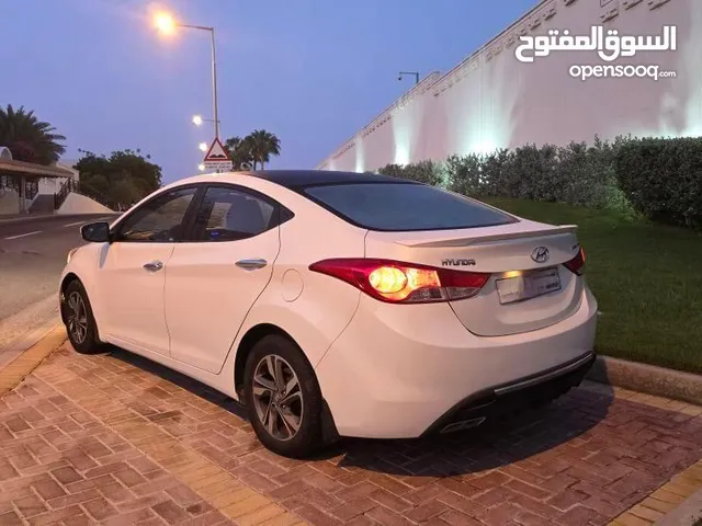 Hyundai Elantra 2012