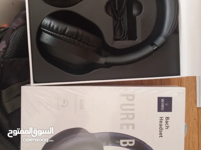 سماعات pure bass 33 هيرتز عالبلوتوث شبه جديده وصوتها قويه آخرها وبائع عخساره