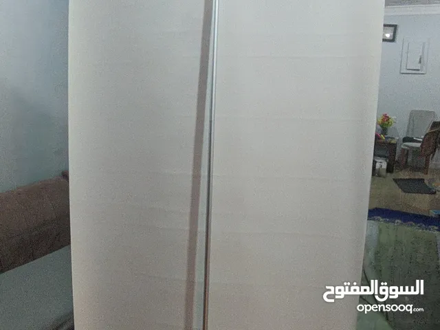 بوستر اعلاني للبيع بسعر رمزي