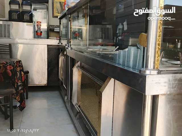 عدة مطعم للبيع