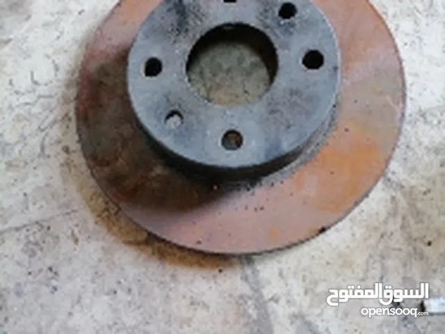قطع سيارات قديمه مستعمله مختلفه للبيع اوبل و ايسوزو مري سياره موديل قديم كما بالصور