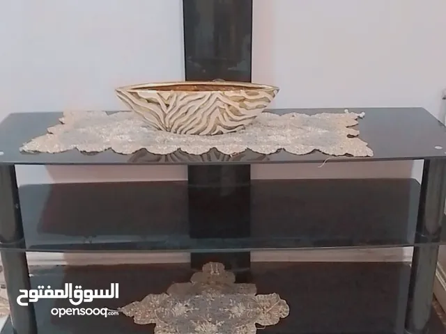 ميز شاشه نضيف جدا