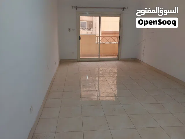 شقه للبيع بارقى مناطق مدينه نصر                  (حى الواحه)