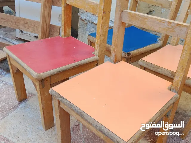 كراسي وطاولات طلاب روضة أو مدرسة خشب زان تفصيل