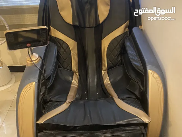 كرسي تدليك ماخذه بمليون وستميه ابيعه ب500 شاشه الكترونيه اخو الجديد ابيعه لين ما استخدمه