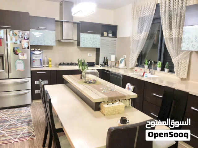 180 m2 3 Bedrooms Apartments for Sale in Ramallah and Al-Bireh Al Tira