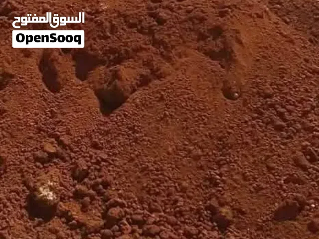 قلاب لنقل كافة أنواع الطوب والرمل وناعمه والهدم وازالت الطمم . حجم 3متر و 6متر و 18متر لنقل كافة