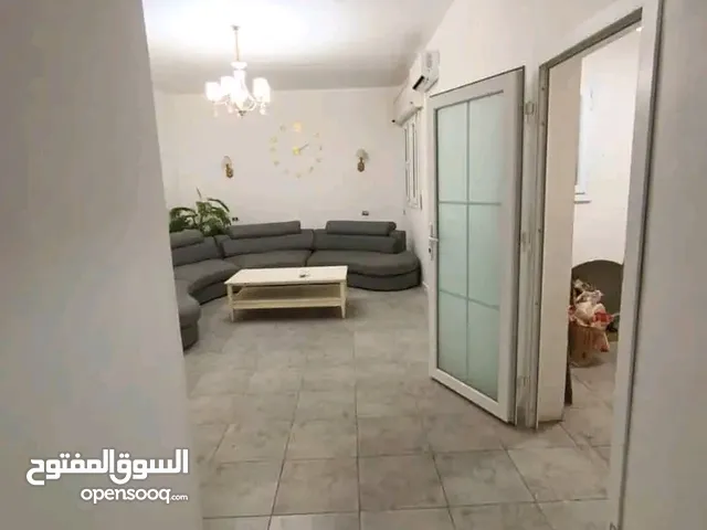 شقة كبيرة للبيع / طرابلس شارع الخلطات
