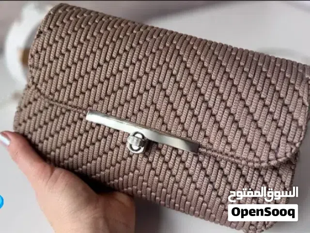 حقيبة الأناقة المنسوجة باليد
