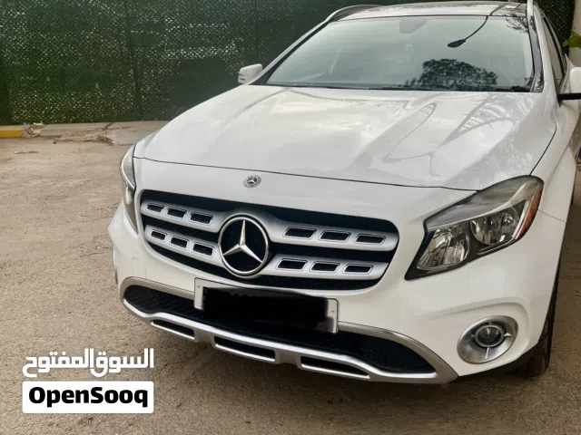 مرسيدس بنز GLA 250 جديده بحاله ممتازه جايه بدون حواذث .....فل مسكر