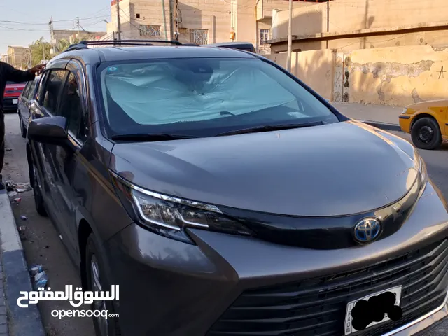 Used Toyota Sienna in Basra