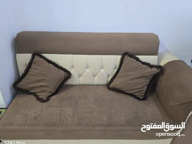 طقم كنب للبيع 11 شخص بحالة جيدة