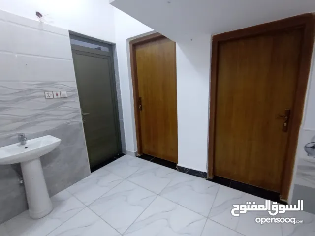 مشتمل أرضي معزول حديث للإيجار في البكر الأحرار حي المعلمين يؤجر للعوائل الصغيرة فقط