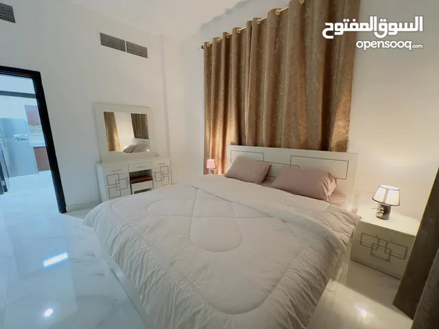A3/ للإيجار الشهري 3800 في عجمان متاح شقة غرفة وصالون مفروش فرش نظيف بي الراشدية 3