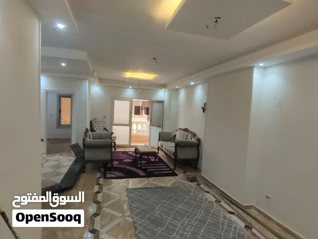 شقه للبيع بالإسكندرية علي البحر مباشرا والشارع الرئيسي مباشرا أمام نادي الشرطة سي جاردن من صاحب الشق