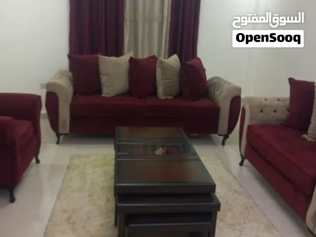 طقم كنب سبع مقاعد  من ميداس  مستعمل بحال الوكالة  كورنر تفصيل 9-10 مقاعد  أرضيات خشب