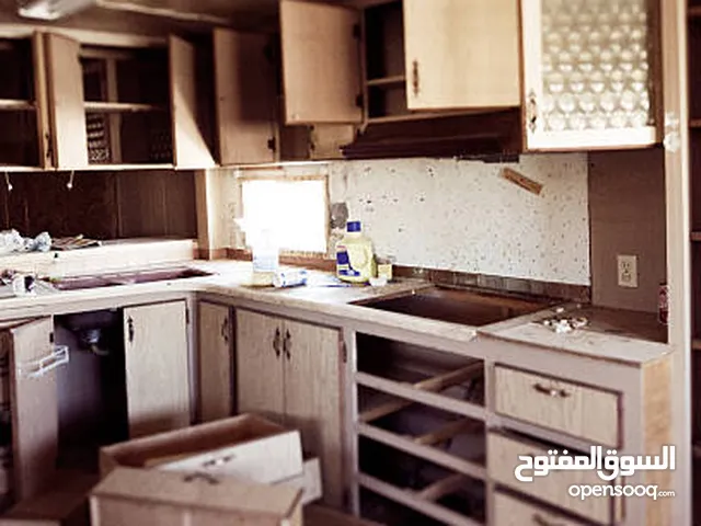 نحن نشتري جميع أنواع الخردة المعدنية والنوافذ والأبواب المصنوعة من الألومنيوم والنوافذ والأبواب الفو