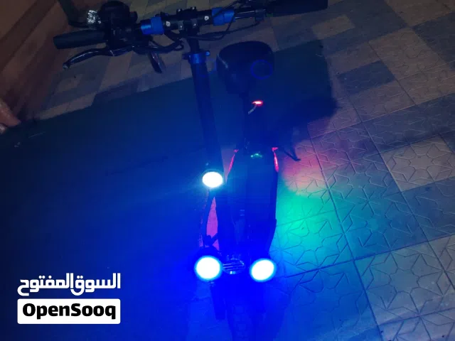 سكوتر جديد مستخدم شي بسيط فيه بلوتو ث ومكان للتعبيه هاتف السبب البيع محتاج لمبلغ موقع سمائل للتواصل