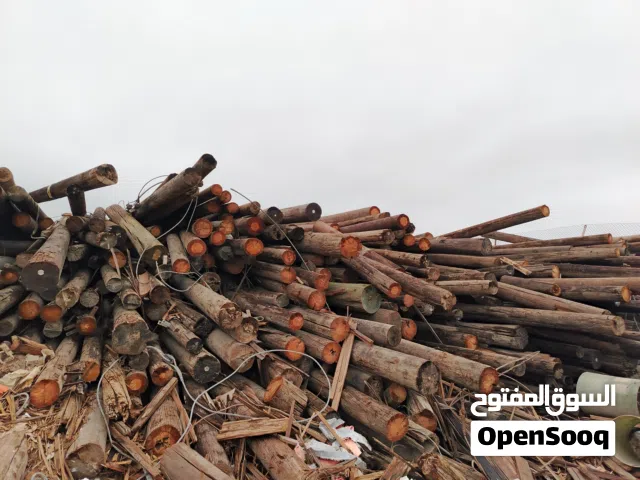 أعمدة كهرباء خشبية مستعملة للبيع صلالة