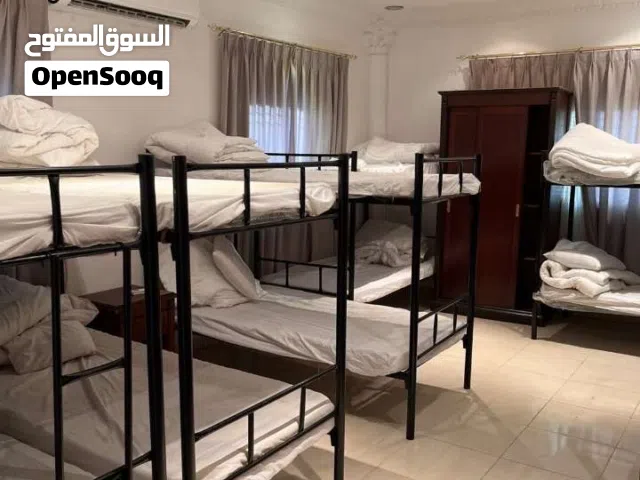 سرير حديد وخشب