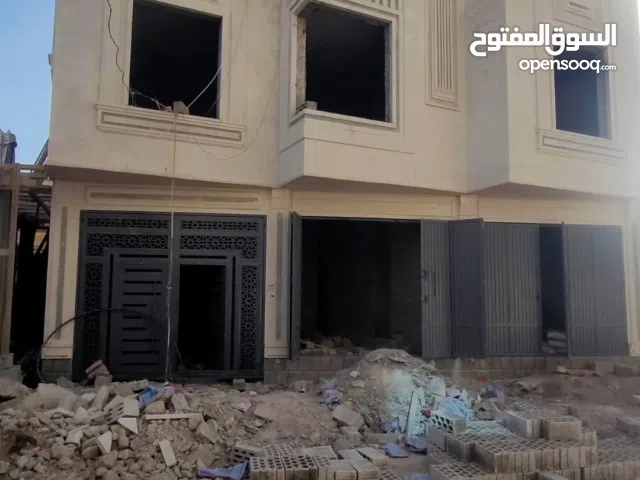 عمارة 4 لبن ونص حر معمد في حده جوار الجامعة الاماراتية  شارع 12 م زفلت نافذ الى شارع 24 م