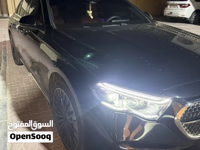 2025 مرسيدس بنز الفئة-E E 300