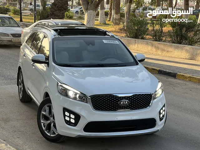 New Hyundai Grand Santa Fe in Tripoli