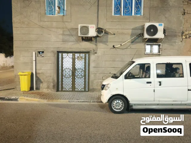 120 m2 3 Bedrooms Townhouse for Sale in Basra Qibla