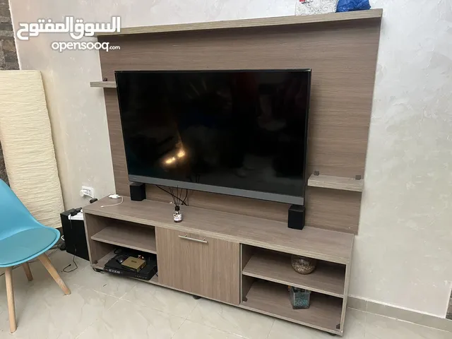 واجه تلفاز خشب بحاله ممتازه