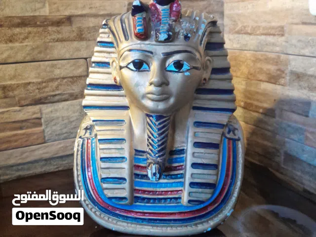 منحوتات مستواحات من الحضارة المصرية وأخرى