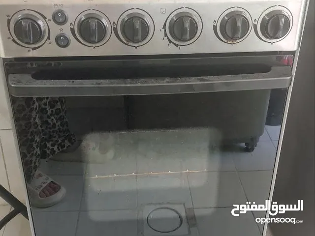 Very clean and healthy 4-burner gas stove in Fardar steel
