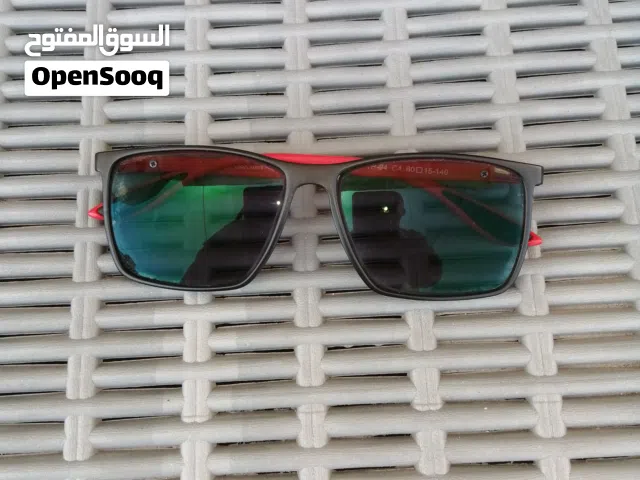 نظارة طبية متقلبة نوع اوميقا اصليه استعمال خفيف جدا بحالها الوكالة فيها حمايه من الأشعة الضارة