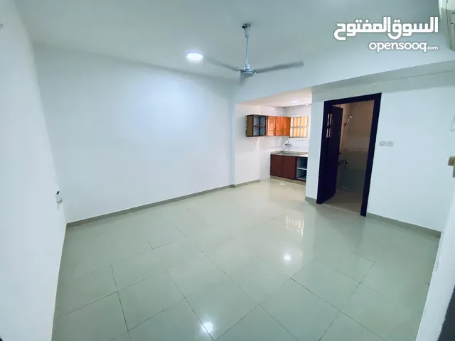 متاح الان للايجار السنوي بالنعيميه 2 استوديو مساحه واسعه مطبخ منفصل موقع مميز