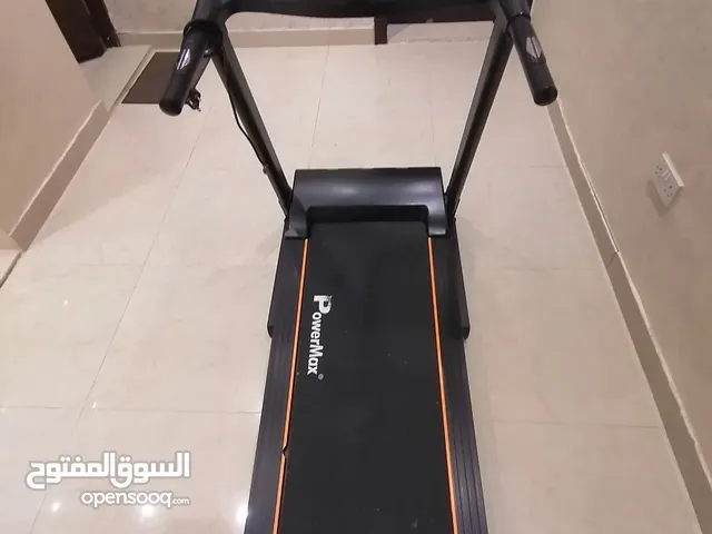 للبيع جهاز ركض نظيفة وبحالة ممتازه