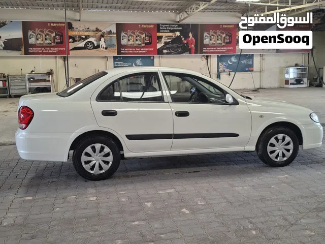 2011 Nissan Sunny Standard