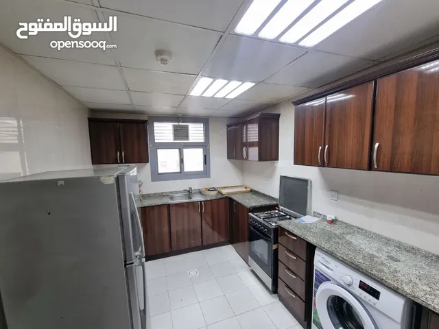 شقة للايجار في مسقط حي الخوض غرفة وصاله ومطبخ وحمام السعر 150 ريال شامل جميع الفواتير والصيانة