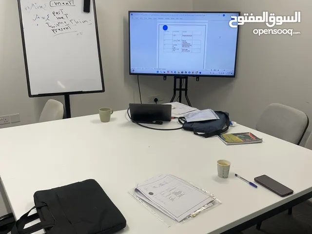 اللغة الإنجليزية من البداية حتى التحدث بثقة عاليه كتابه وقراءة وتحدث وبسعر ممتاز شهر كامل