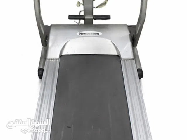 جهاز مشي ماركة بلاتنيوم  بحالة ممتازه يتحمل اوزان حتى 140 كيلو  به جهاز هزاز للمساج والتخسيس