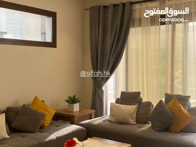 شقه راقية ونظام فندقي مطلة على ملعب الجولف  في منتجع جبل السيفة