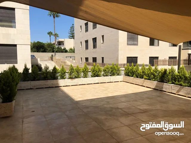 شقة ارضية مفروشة للايجار غرفتين نوم مع حديقة في عبدون