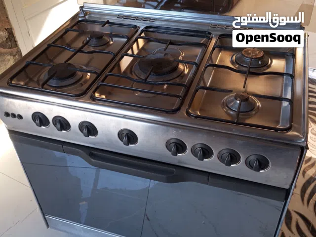 5 burner gas oven neat and clean excellent working condition