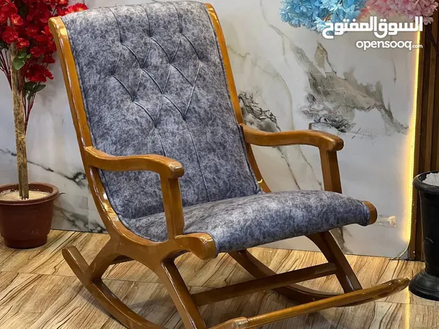 طبلة وسطية بزجاج بتصميم عصري