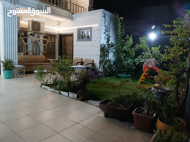 352 m2 4 Bedrooms Townhouse for Sale in Baghdad University