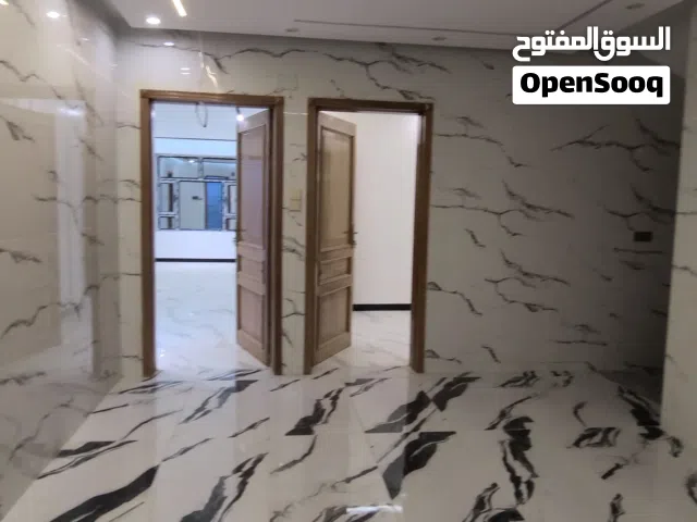 250 m2 4 Bedrooms Apartments for Rent in Sana'a Bayt Baws