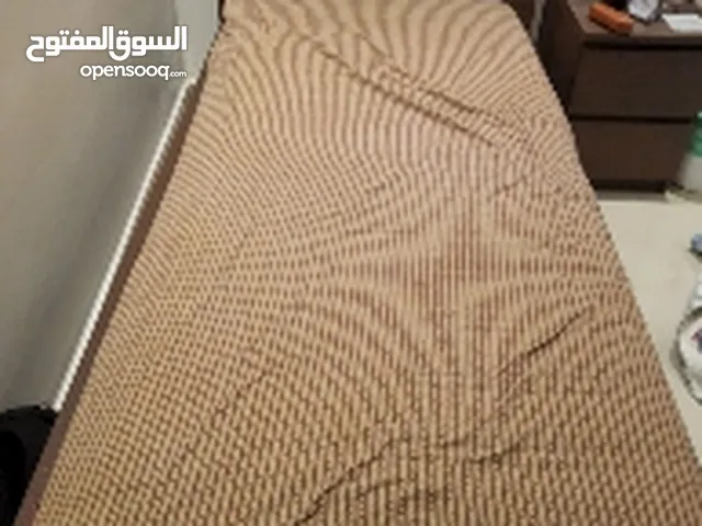 هيكل سرير،, -بني,  + قاعدة سرير مُفصّل0 سمصندوقي تخزين + مرتبة  صلبة بارتفاع 20 س )ikea)  ‎   د.أ