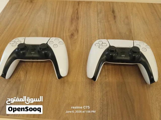 يدات PS5 مستعمله للبيع لون ابيض