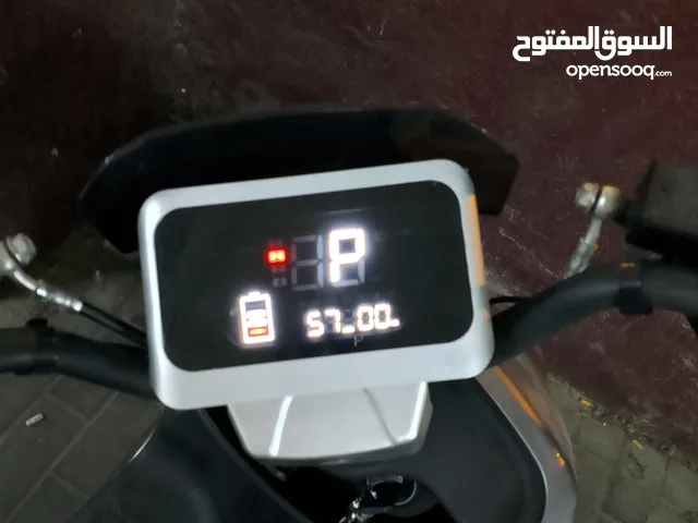 اسكوتر للبيع حاله جيده يعمل بالكامل موديل 01
