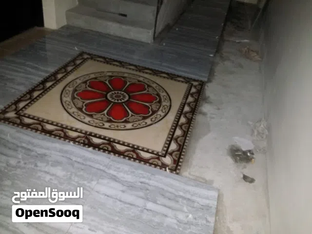 بيت ثلاث طوابق اللوزي لبيع