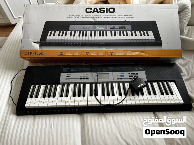 بيانو كهربائي كبير